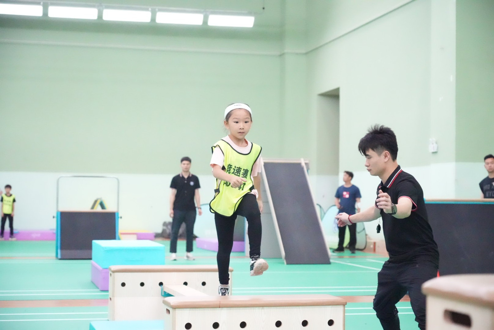 C视频｜2024年全国青少年跑酷锦标赛四川队选拔赛成都开赛(图1)