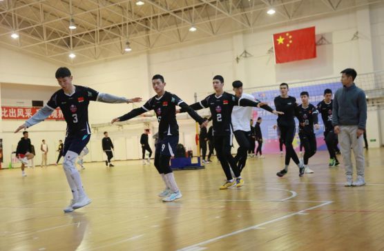 2024年自治区体育训练一大队U17男子篮球训练营在库尔勒市开营(图2) 2024年自治区体育训练一大队U17男子篮球训练营在库尔勒市开营(图2)