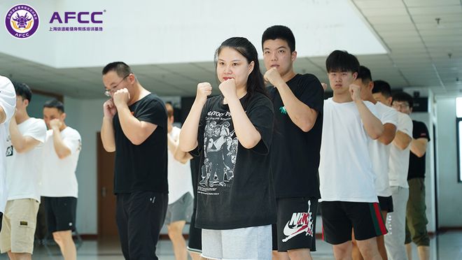 怎么当健身教练呢？(图1)