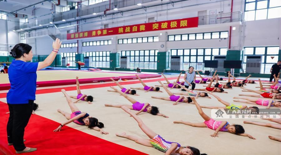 130余名少儿参与2024年广西体操后备人才小高地体操等级训练学习(图2) 130余名少儿参与2024年广西体操后备人才小高地体操等级训练学习(图2)