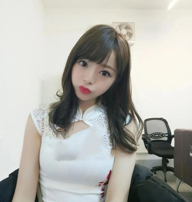 F罩杯健身女神初恋脸+马甲线展现女生最好一面(图2)
