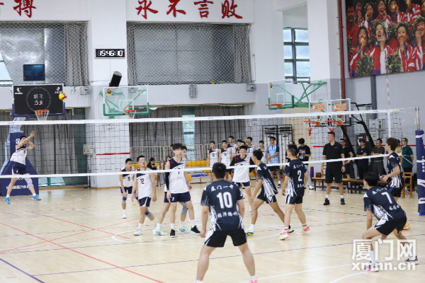 热血沸腾!这些队伍拿了2024年厦门市中小学生排球锦标赛的冠军(图1) 热血沸腾!这些队伍拿了2024年厦门市中小学生排球锦标赛的冠军(图1)