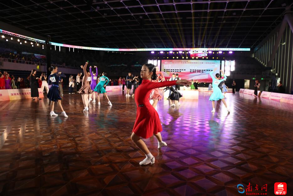 2024年广东省青少年体育舞蹈公开赛(深圳龙华站)举行(图2) 2024年广东省青少年体育舞蹈公开赛(深圳龙华站)举行(图2)