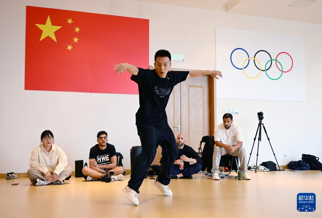法国霹雳舞传奇人物助力中国队舞向巴黎(图3)