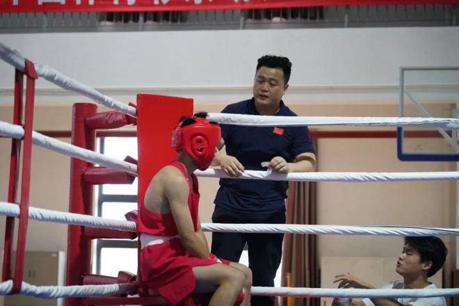 “拳”力以赴!嘉定拳击健儿喜获4金!(图2) “拳”力以赴!嘉定拳击健儿喜获4金!(图2)