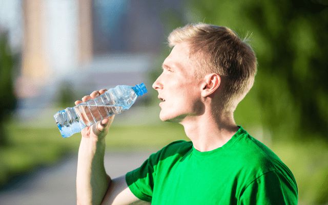 如何科学健身？训练前热身训练过程中补充水分重量合理选择(图4)
