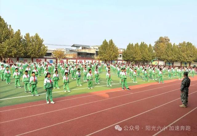 阳光体育人人参与 花香六小加速奔跑——未央区六村堡小学扎实开展“阳光体育”活动纪实(图4) 阳光体育人人参与 花香六小加速奔跑——未央区六村堡小学扎实开展“阳光体育”活动纪实(图4)