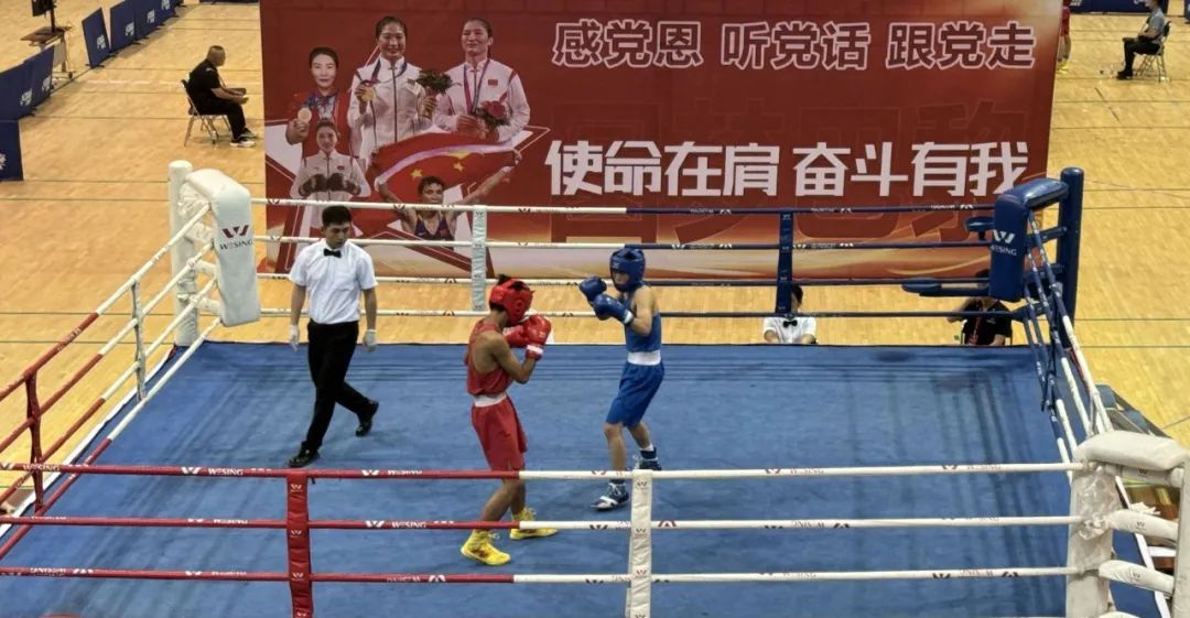2024年内蒙古自治区“中国体育彩票杯”青少年拳击锦标赛在包头打响(图3) 2024年内蒙古自治区“中国体育彩票杯”青少年拳击锦标赛在包头打响(图3)