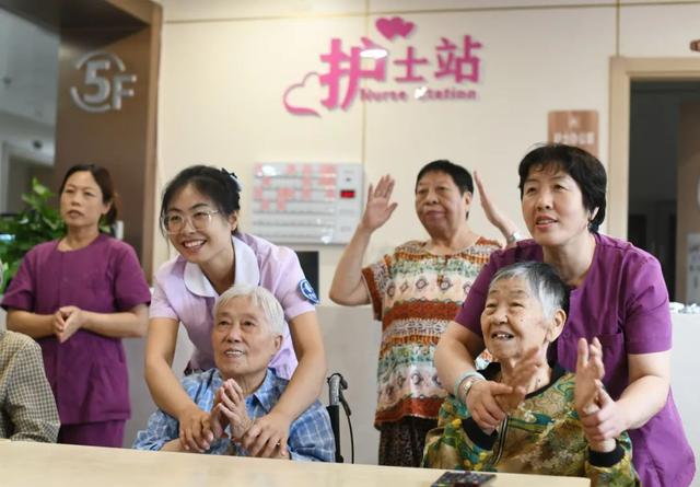 健康中国看山西:太原市杏花岭区中心医院2024十个关键词带你回顾“杏医人”的风雨兼程(图5) 健康中国看山西:太原市杏花岭区中心医院2024十个关键词带你回顾“杏医人”的风雨兼程(图5)
