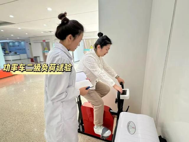 健康中国看山西:太原市杏花岭区中心医院2024十个关键词带你回顾“杏医人”的风雨兼程(图20) 健康中国看山西:太原市杏花岭区中心医院2024十个关键词带你回顾“杏医人”的风雨兼程(图20)