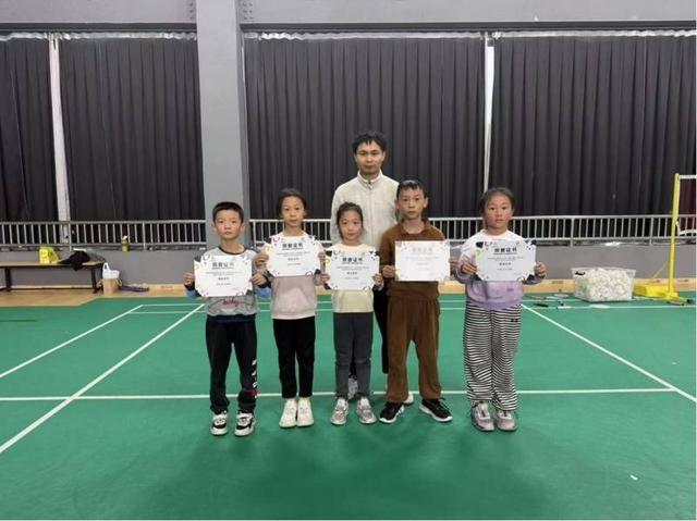 助力青少年健康成长 郫都区2024体育公益培训圆满结业(图3) 助力青少年健康成长 郫都区2024体育公益培训圆满结业(图3)