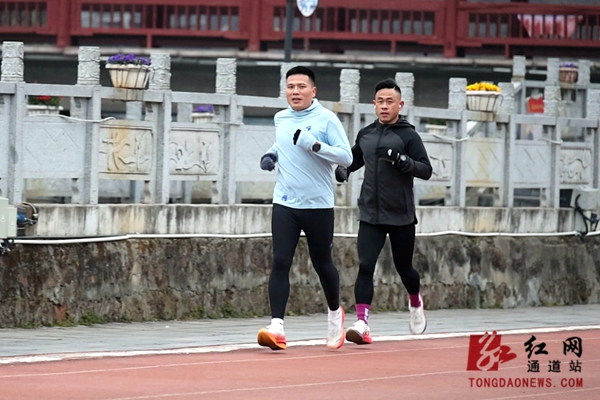 通道:节后健身热 市民积极投入锻炼(图1) 通道:节后健身热 市民积极投入锻炼(图1)