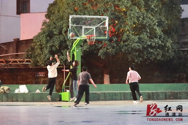 通道:节后健身热 市民积极投入锻炼(图3) 通道:节后健身热 市民积极投入锻炼(图3)