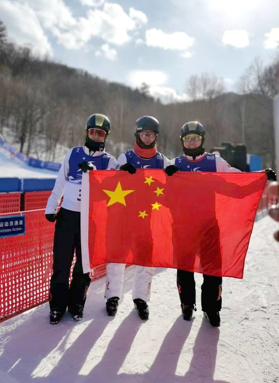 九金闪耀 吉林冰雪全面突破展风采(图7) 九金闪耀 吉林冰雪全面突破展风采(图7)