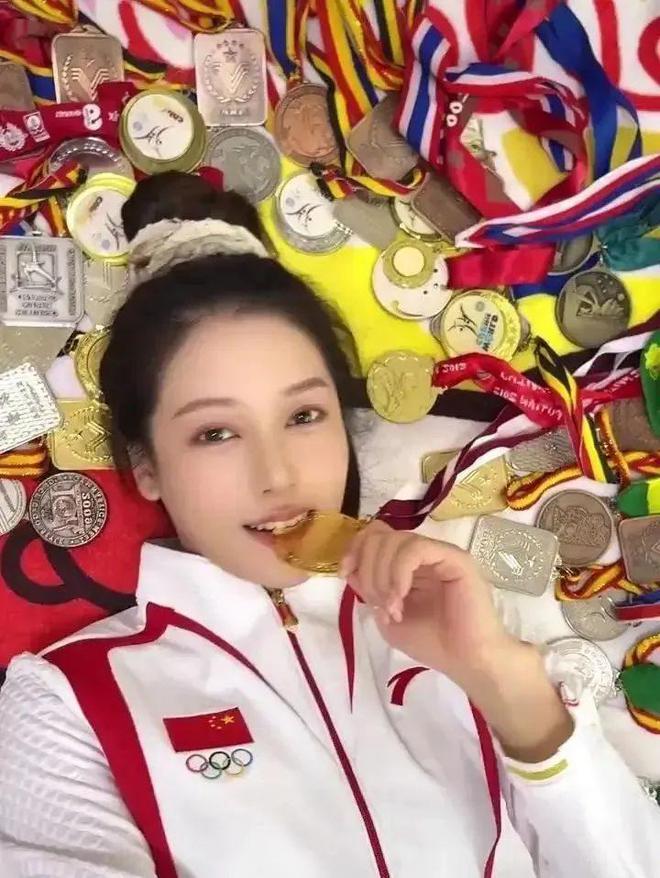 吴柳芳二次被禁言！平台亲下场600万粉丝被清仅剩44万(图13)