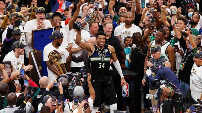 牛字母哥职业生涯10 大成就排名不仅仅是NBA荣誉满身(图1) 牛字母哥职业生涯10 大成就排名不仅仅是NBA荣誉满身(图1)