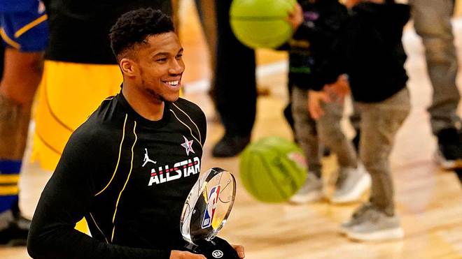 牛字母哥职业生涯10 大成就排名不仅仅是NBA荣誉满身(图8) 牛字母哥职业生涯10 大成就排名不仅仅是NBA荣誉满身(图8)