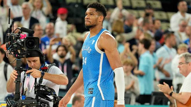 牛字母哥职业生涯10 大成就排名不仅仅是NBA荣誉满身(图10) 牛字母哥职业生涯10 大成就排名不仅仅是NBA荣誉满身(图10)