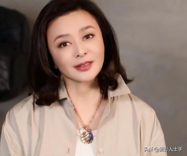 至今“无儿无女”的12位中老年女星未婚独居海外被丈夫抛弃(图13) 至今“无儿无女”的12位中老年女星未婚独居海外被丈夫抛弃(图13)