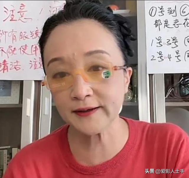 至今“无儿无女”的12位中老年女星未婚独居海外被丈夫抛弃(图39) 至今“无儿无女”的12位中老年女星未婚独居海外被丈夫抛弃(图39)